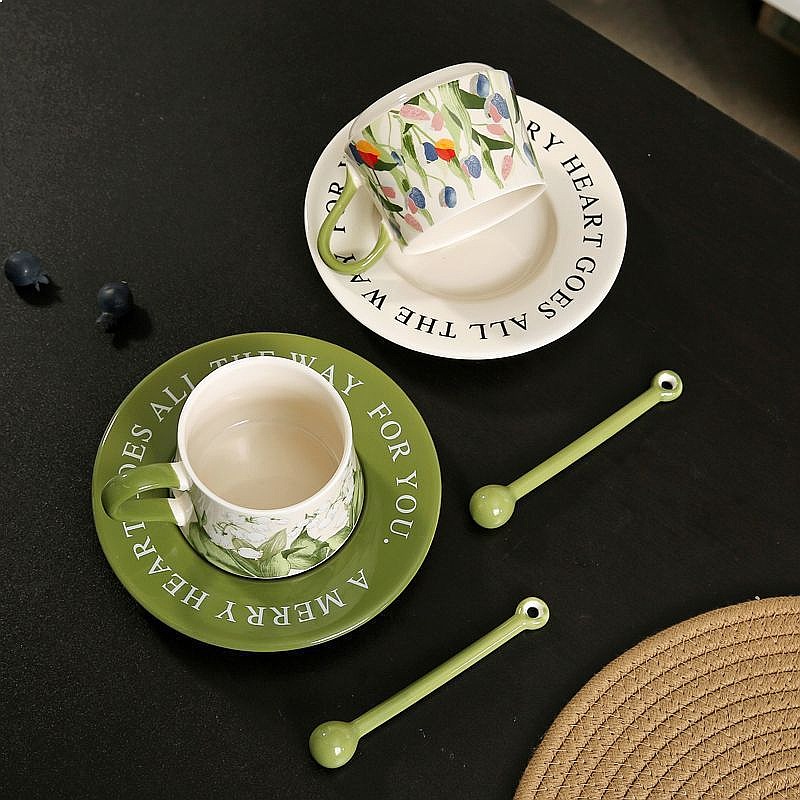 Conjunto de Xícara e Pires de  - Valley Tea And Coffee avaliação e preço